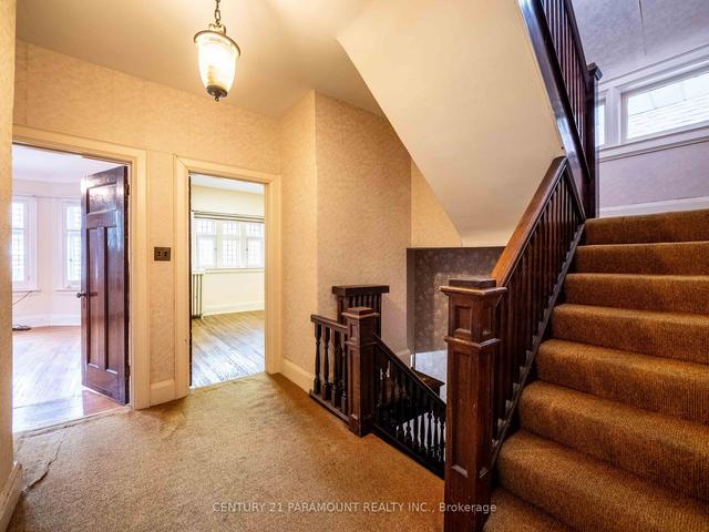 7 Burlington Cres, House detached with 6 bedrooms, 5 bathrooms and 4 parking in Toronto ON | Image 15