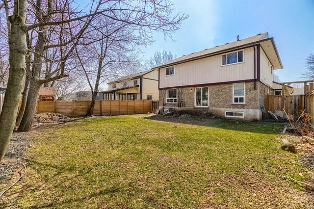 2393 Cavendish Dr, House detached with 4 bedrooms, 3 bathrooms and 4 parking in Burlington ON | Image 33