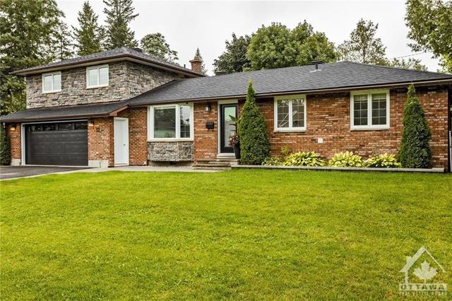 12 Sunnyside Drive, House detached with 3 bedrooms, 2 bathrooms and 6 parking in Ottawa ON | Image 2