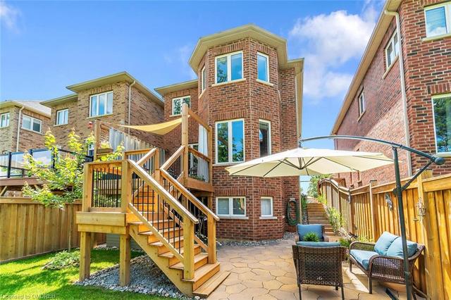 31 Upper Canada Court, House detached with 4 bedrooms, 2 bathrooms and 4 parking in Halton Hills ON | Image 48