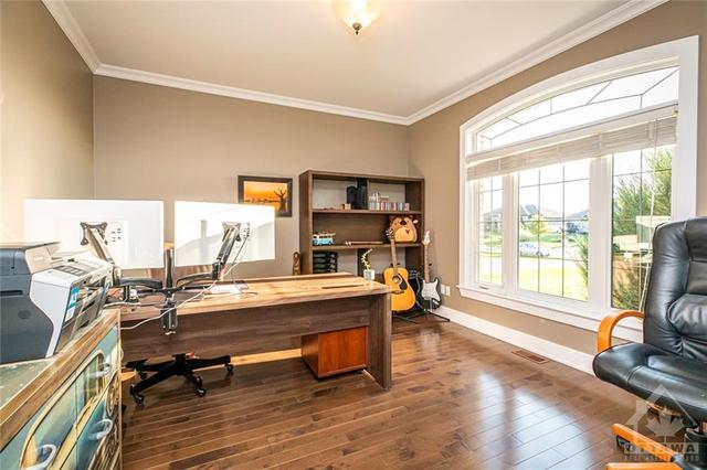 7348 Blue Water Crescent, House detached with 5 bedrooms, 4 bathrooms and 11 parking in Ottawa ON | Image 5