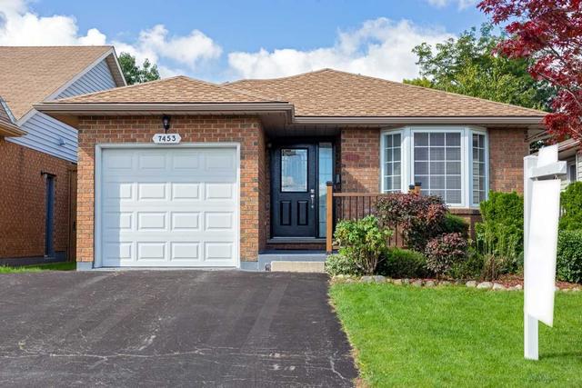 7453 Monastery Dr, House detached with 3 bedrooms, 2 bathrooms and 4 parking in Niagara Falls ON | Card Image