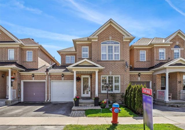 33 Walkview Cres, House attached with 3 bedrooms, 4 bathrooms and 3 parking in Richmond Hill ON | Card Image