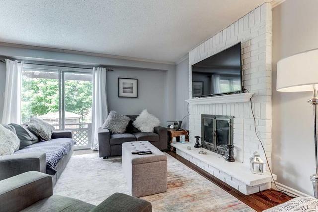 806 Finley Ave, House detached with 3 bedrooms, 2 bathrooms and 1 parking in Ajax ON | Image 3
