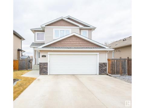 3817 52 St, House detached with 3 bedrooms, 3 bathrooms and null parking in Gibbons AB | Card Image