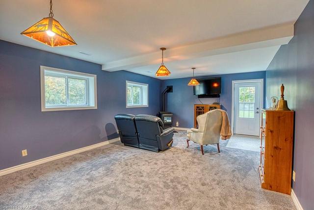 1104 Leach Lane, House detached with 5 bedrooms, 3 bathrooms and 5 parking in South Frontenac ON | Image 35