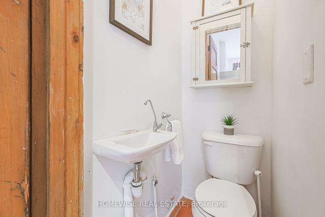 102 Shaftesbury Ave, House semidetached with 3 bedrooms, 3 bathrooms and 0 parking in Toronto ON | Image 5