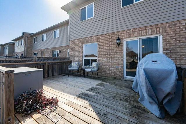 85 Meadow Wood Cres, House attached with 3 bedrooms, 4 bathrooms and 3 parking in Hamilton ON | Image 28