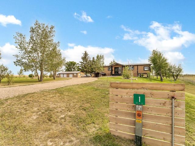 1 - 13514 Range Road 65 Range, House detached with 4 bedrooms, 3 bathrooms and 3 parking in Cypress County AB | Image 3
