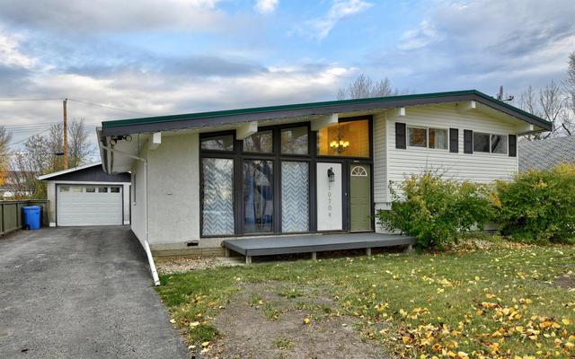 10704 102 Avenue, House detached with 3 bedrooms, 2 bathrooms and 6 parking in Fairview AB | Image 1