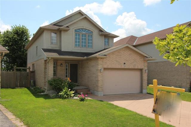 798 Queensborough Crescent, House detached with 4 bedrooms, 2 bathrooms and 4 parking in London ON | Image 2