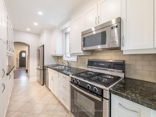 349 Castlefield Ave, House detached with 4 bedrooms, 3 bathrooms and 2 parking in Toronto ON | Image 4