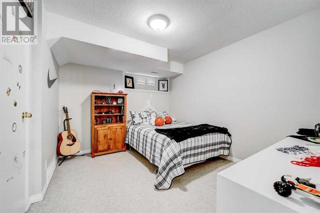 18 Sarcee Place W, House detached with 5 bedrooms, 3 bathrooms and 4 parking in Lethbridge AB | Image 40