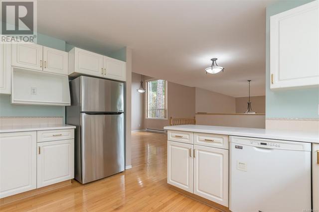 4403 Emily Carr Dr, House detached with 3 bedrooms, 3 bathrooms and 3 parking in Saanich BC | Image 16