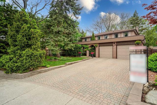 216 Chantenay Dr, House detached with 4 bedrooms, 3 bathrooms and 6 parking in Mississauga ON | Card Image