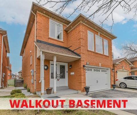 99 Alaskan Summit Crt, House detached with 3 bedrooms, 4 bathrooms and 6 parking in Brampton ON | Card Image