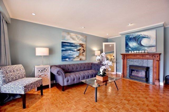 2336 Devon Rd, House detached with 4 bedrooms, 3 bathrooms and 2 parking in Oakville ON | Image 3