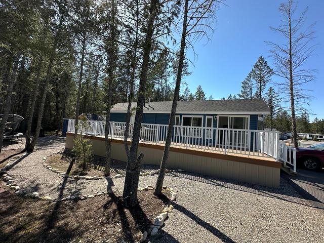 118 - 5478 Highway 93/95, Home with 2 bedrooms, 2 bathrooms and 3 parking in East Kootenay F BC | Image 21