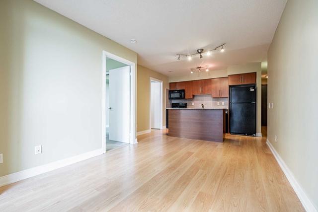 445 - 35 Viking Lane, Condo with 1 bedrooms, 1 bathrooms and 1 parking in Toronto ON | Image 5