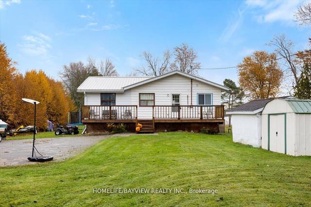 206 Lakeshore Dr E, House detached with 3 bedrooms, 1 bathrooms and 6 parking in Kawartha Lakes ON | Image 12