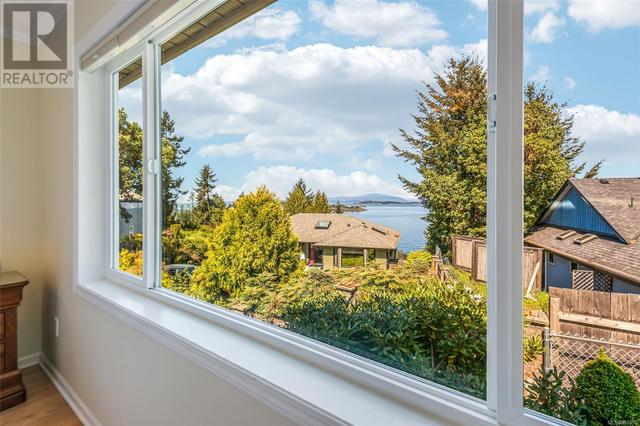 3285 Dolphin Dr, House detached with 4 bedrooms, 3 bathrooms and 6 parking in Nanaimo E BC | Image 47