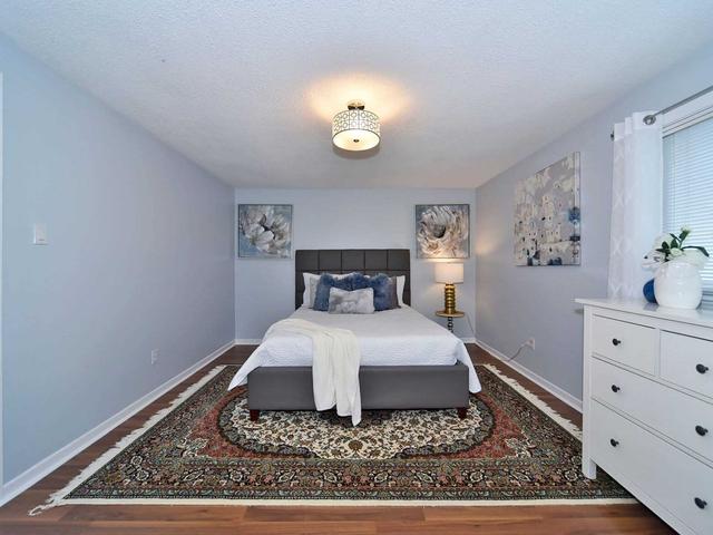 25 Ivanic Crt, House detached with 3 bedrooms, 3 bathrooms and 5 parking in Whitby ON | Image 14
