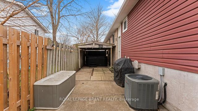 23 Inverness St, House detached with 3 bedrooms, 2 bathrooms and 3 parking in Brantford ON | Image 16