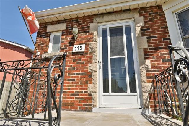 115 Walter Avenue S, House detached with 4 bedrooms, 2 bathrooms and 3 parking in Hamilton ON | Image 3