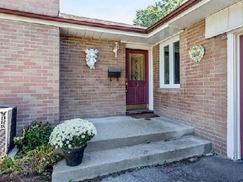 67 Rathburn Rd, House detached with 3 bedrooms, 2 bathrooms and 6 parking in Toronto ON | Image 2