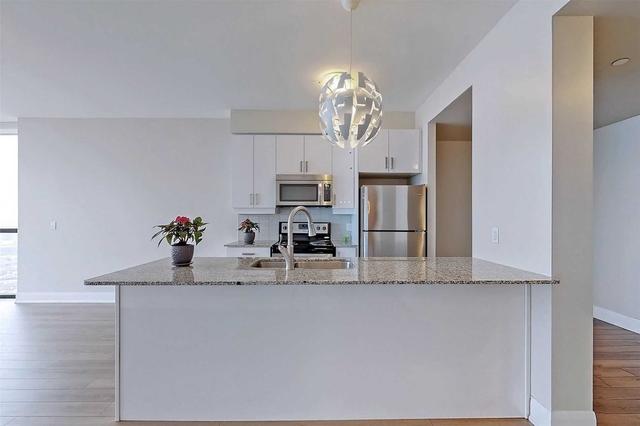 2801 - 2900 Highway 7, Condo with 1 bedrooms, 2 bathrooms and 1 parking in Vaughan ON | Image 8