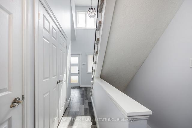 1298 Eagle Cres, House attached with 2 bedrooms, 3 bathrooms and 3.5 parking in Peterborough ON | Image 13