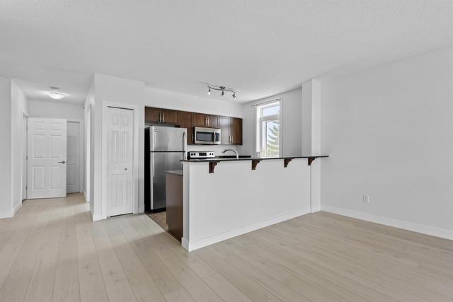 401 - 2419 Centre Street Nw, Condo with 2 bedrooms, 2 bathrooms and 1 parking in Calgary AB | Image 5