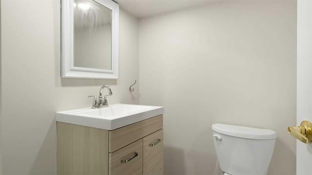 1064 Elm Ave, House detached with 2 bedrooms, 2 bathrooms and 1 parking in Windsor ON | Image 13