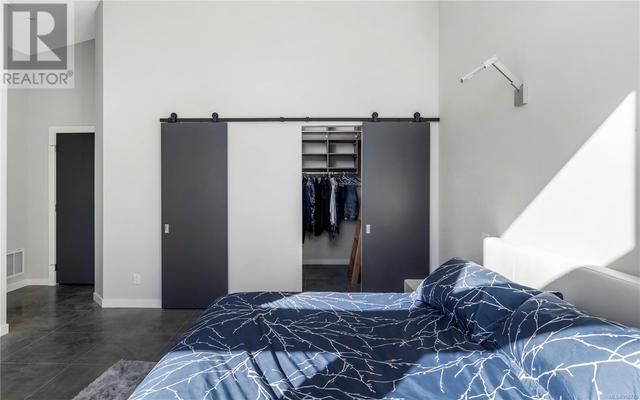 Primary - Two walk-in closets | Image 20