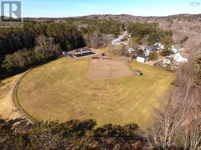 89 Clairmont Street, House detached with 3 bedrooms, 1 bathrooms and null parking in Mahone Bay NS | Image 39