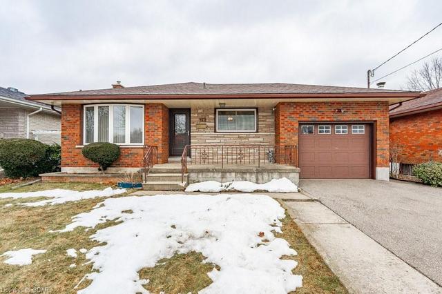 26 Palermo Crescent, House detached with 3 bedrooms, 1 bathrooms and 3 parking in Guelph ON | Image 1