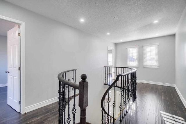 5 Honeyview Pl, House detached with 4 bedrooms, 5 bathrooms and 11 parking in Toronto ON | Image 10
