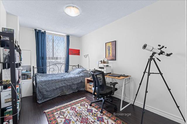 405 - 177 Linus Rd, Condo with 2 bedrooms, 1 bathrooms and 1 parking in Toronto ON | Image 17