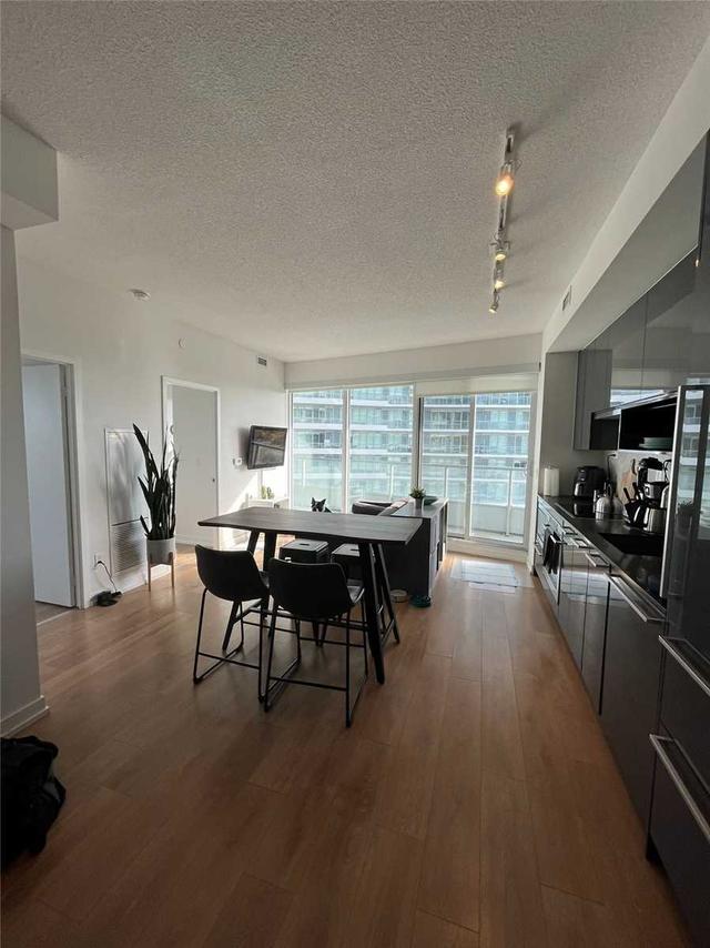 3005 - 115 Mcmahon Dr, Condo with 2 bedrooms, 1 bathrooms and 1 parking in Toronto ON | Image 13