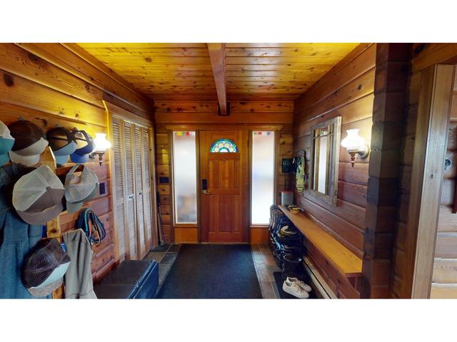 861 New Lake Road, House detached with 3 bedrooms, 3 bathrooms and null parking in East Kootenay C BC | Image 7