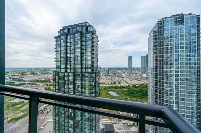 2706 - 2900 Highway 7 Ave, Condo with 2 bedrooms, 2 bathrooms and 2 parking in Vaughan ON | Image 10