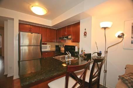 t1031 - 18 Laidlaw St, Townhouse with 2 bedrooms, 1 bathrooms and null parking in Toronto ON | Image 5