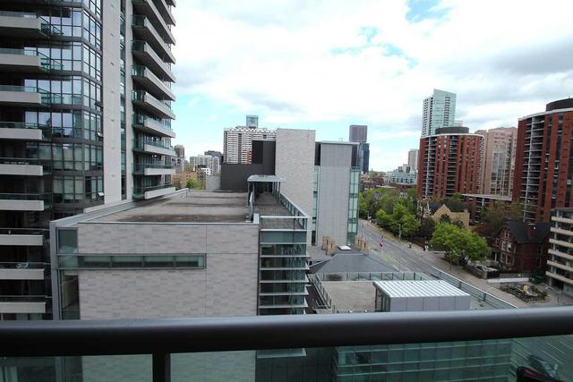 1007 - 281 Mutual St, Condo with 1 bedrooms, 1 bathrooms and null parking in Toronto ON | Image 2