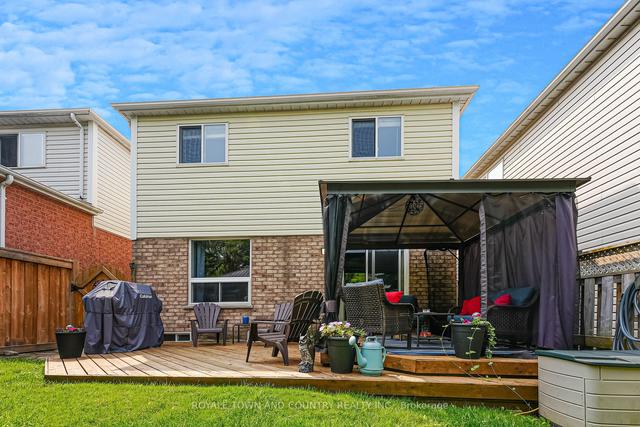 946 Glenbourne Crt, House detached with 3 bedrooms, 3 bathrooms and 5 parking in Oshawa ON | Image 27