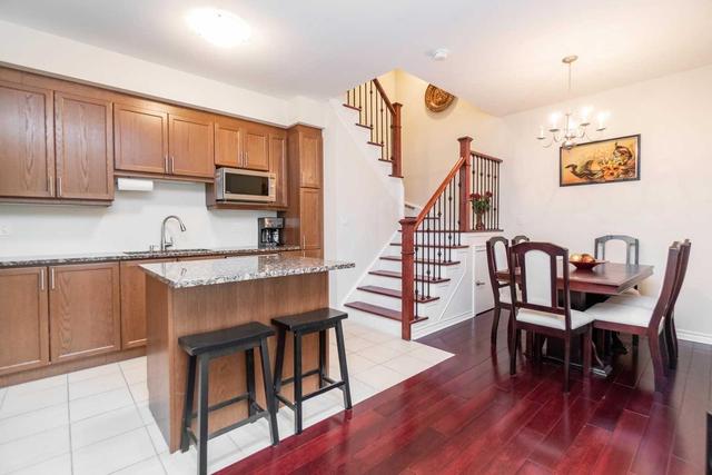 74 - 23 Applewood Lane, Townhouse with 3 bedrooms, 3 bathrooms and 1 parking in Toronto ON | Image 2