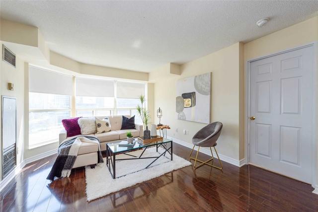 812 - 335 Webb Dr, Condo with 2 bedrooms, 2 bathrooms and 1 parking in Mississauga ON | Image 10