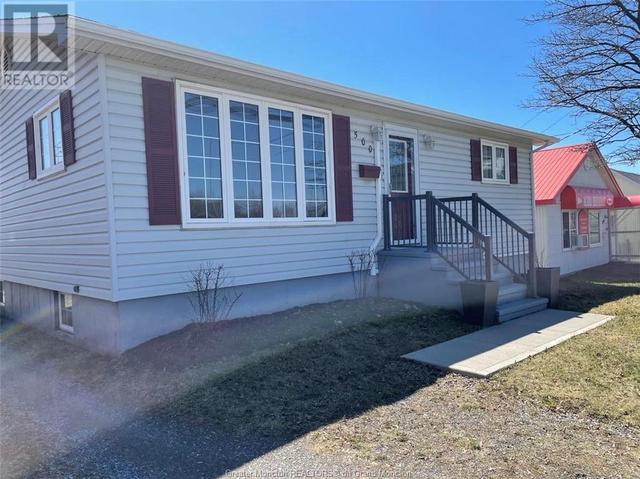 500 Champlain St, House detached with 2 bedrooms, 1 bathrooms and null parking in Dieppe NB | Image 1