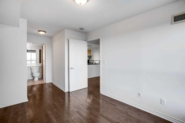 1002 - 70 High Park Ave, Condo with 2 bedrooms, 2 bathrooms and 1 parking in Toronto ON | Image 3