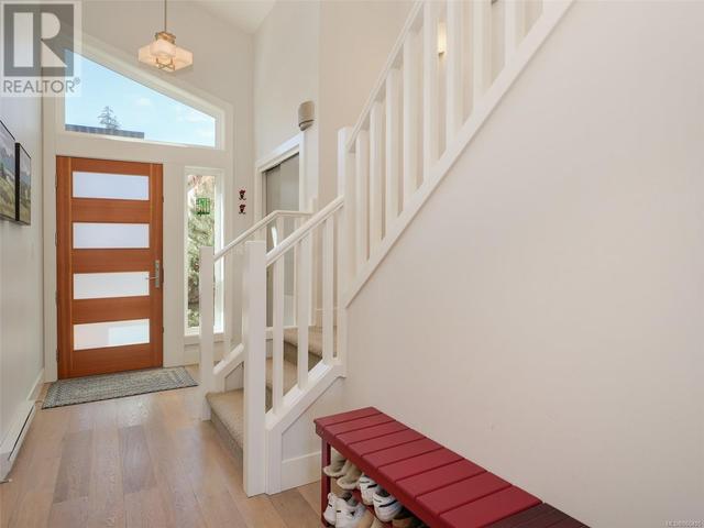 446 Regency Pl, House detached with 3 bedrooms, 3 bathrooms and 5 parking in Colwood BC | Image 18