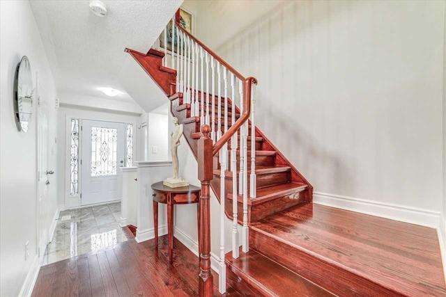 9 Rivitt Pl, House attached with 3 bedrooms, 3 bathrooms and 4 parking in Toronto ON | Image 30